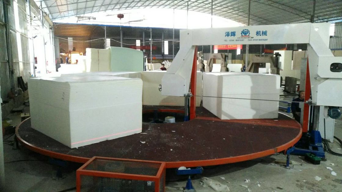 1200 mm di altezza di taglio Macchina di taglio di schiuma orizzontale con sistema di controllo PLC di potenza di 7,5 kW