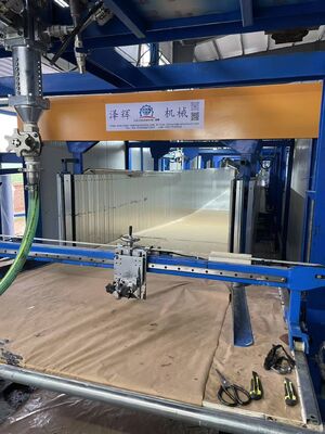 Misuratore di flusso automatico di vetro Macchina orizzontale di produzione di schiuma fino a 1300 mm di altezza